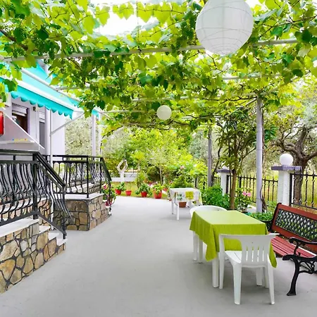 Panagiotas House Апартамент Астрис