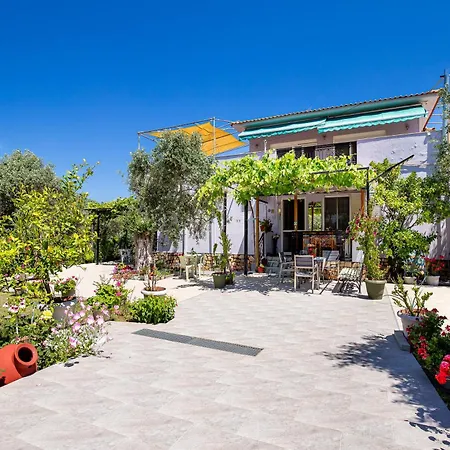 Panagiotas House Астрис
