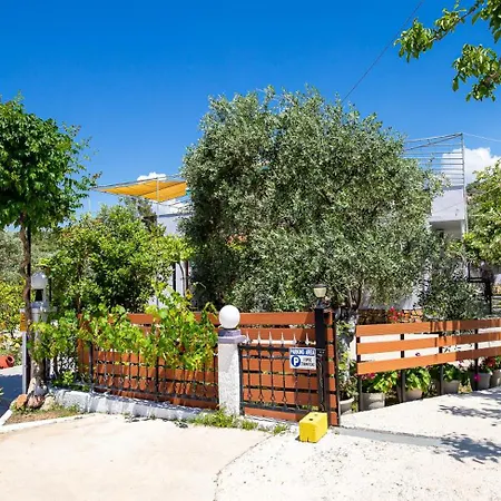 Апартамент Panagiotas House Астрис